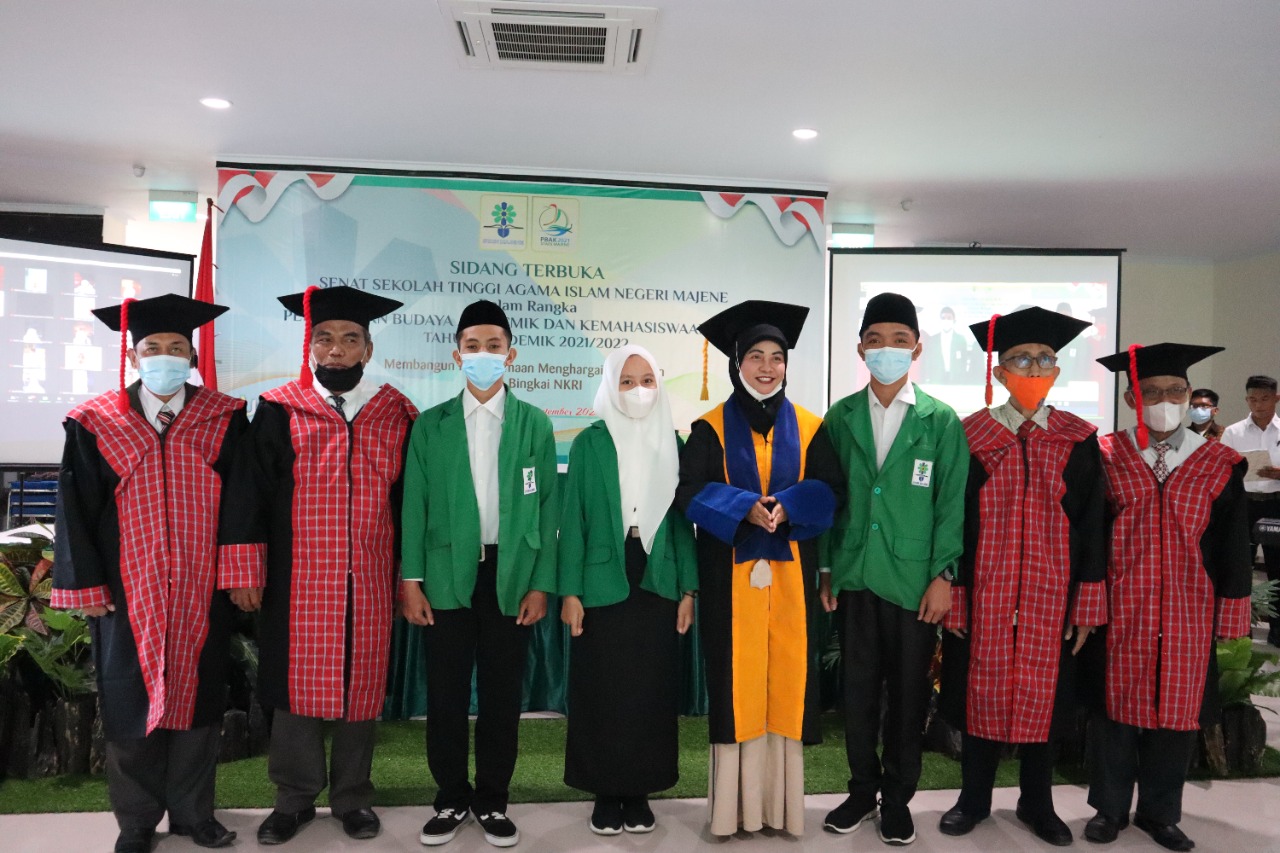 SIDANG SENAT TERBUKA SEKOLAH TINGGI AGAMA ISLAM NEGERI MAJENE DALAM RANGKA PENGENALAN BUDAYA AKADEMI