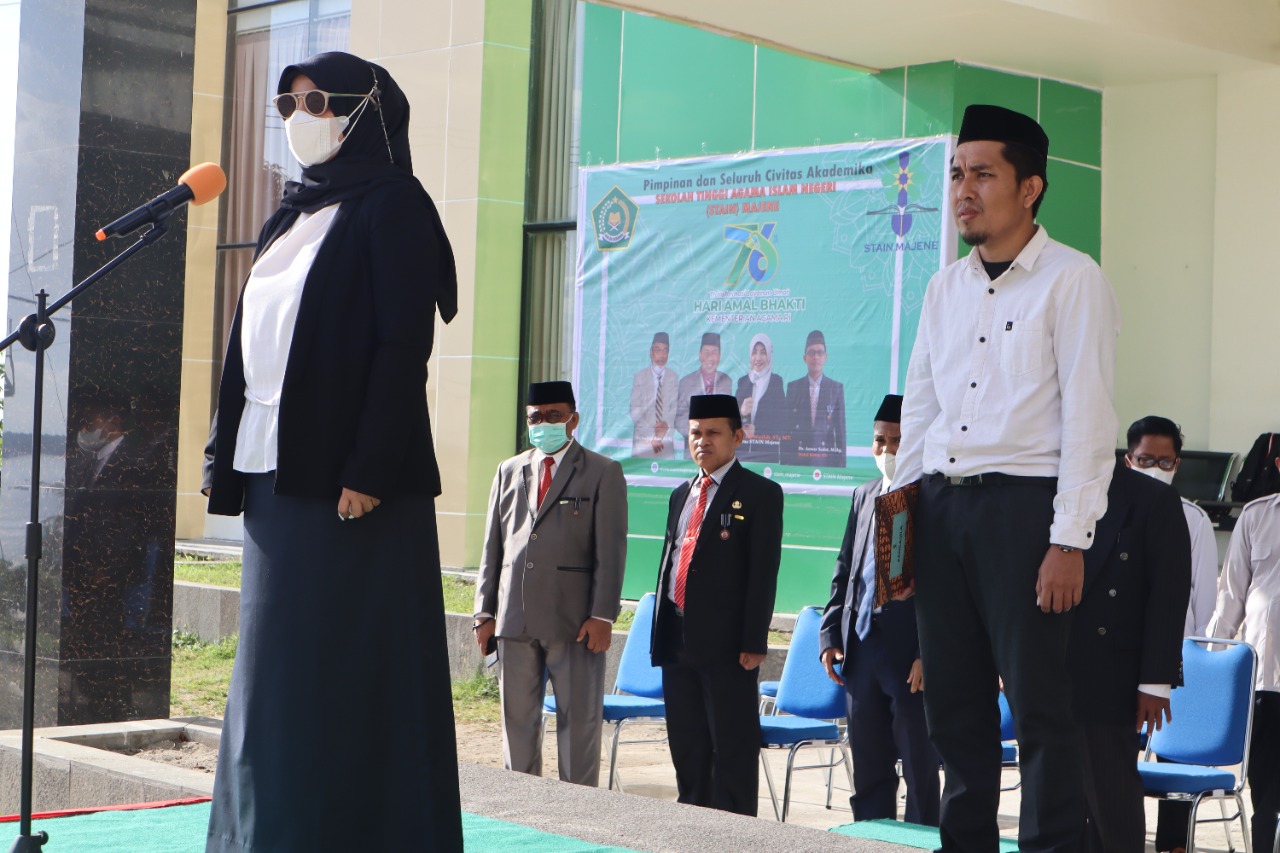 MEMPERINGATI HAB KE-76 STAIN MAJENE MELAKSANAKAN UPACARA DAN BERZIARAH KE MAKAM PARA WALI