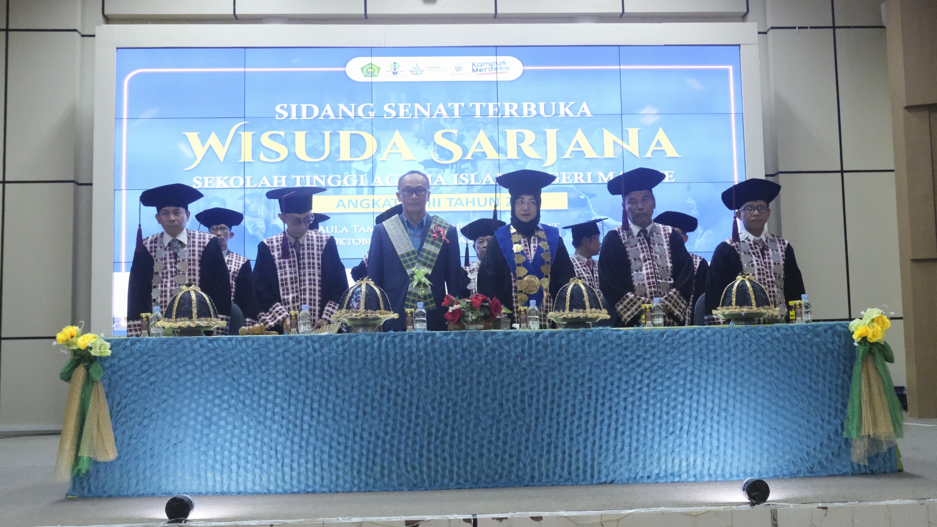 WISUDA III STAIN MAJENE  TAHUN 2023, PJ GUBERNUR SULBAR BERIKAN BEASISWA KEPADA WISUDAWAN TERBAIK 